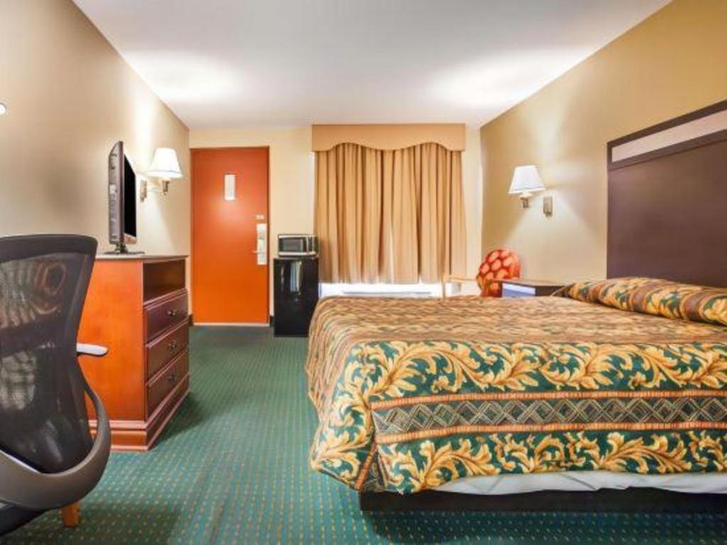 Rodeway Hwy 73 Hotel