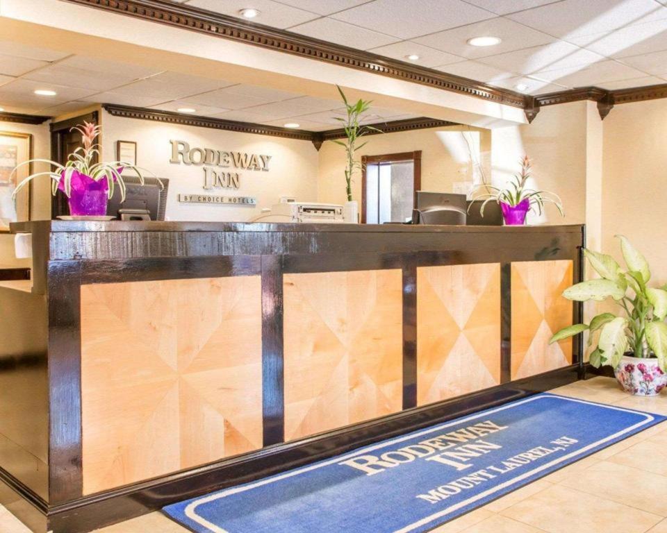 Rodeway Hwy 73 Hotel 2*