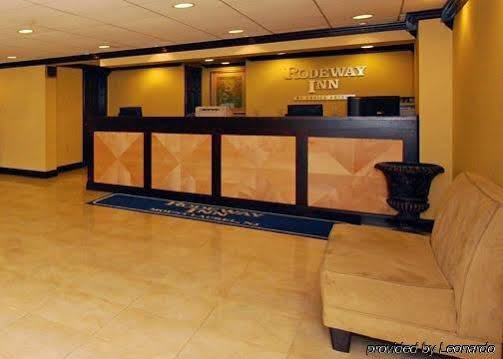 Hotel Rodeway Hwy 73 2*